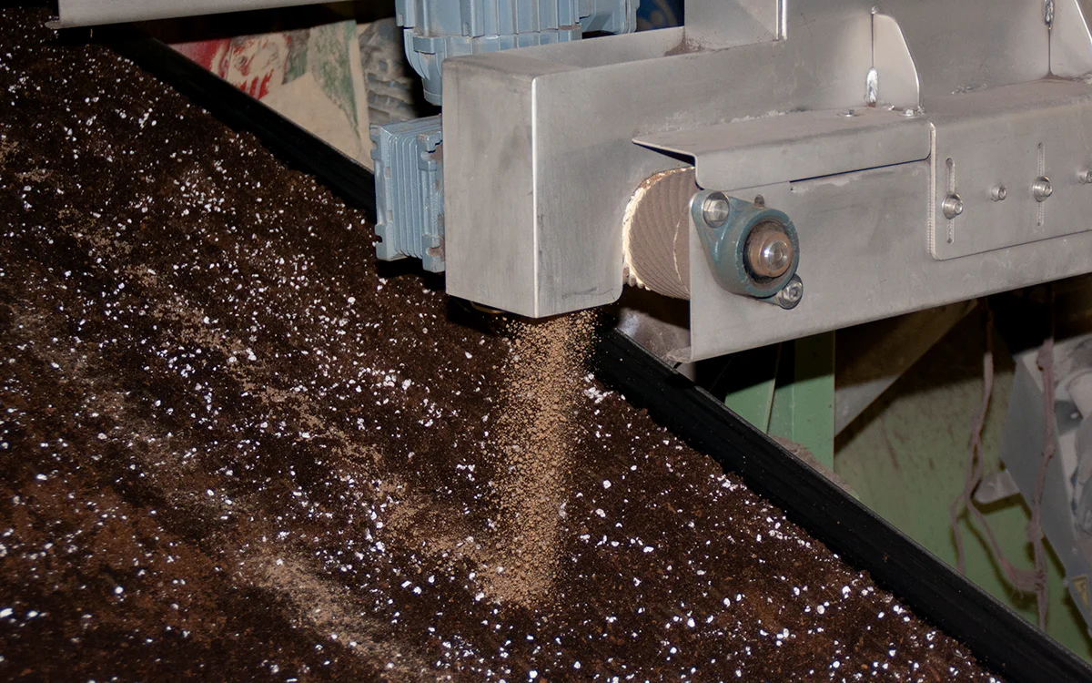 Eine quadratische Deckenleuchte